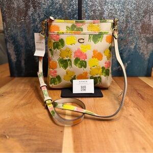 NWT COACH Kitt Messenger Crossbody with Floral Print (Style No. CC556)